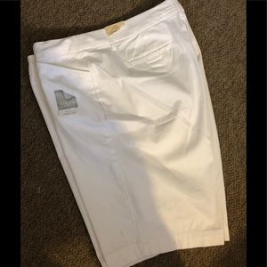 Women’s Bermuda Shorts White Plus Size 18 NWT